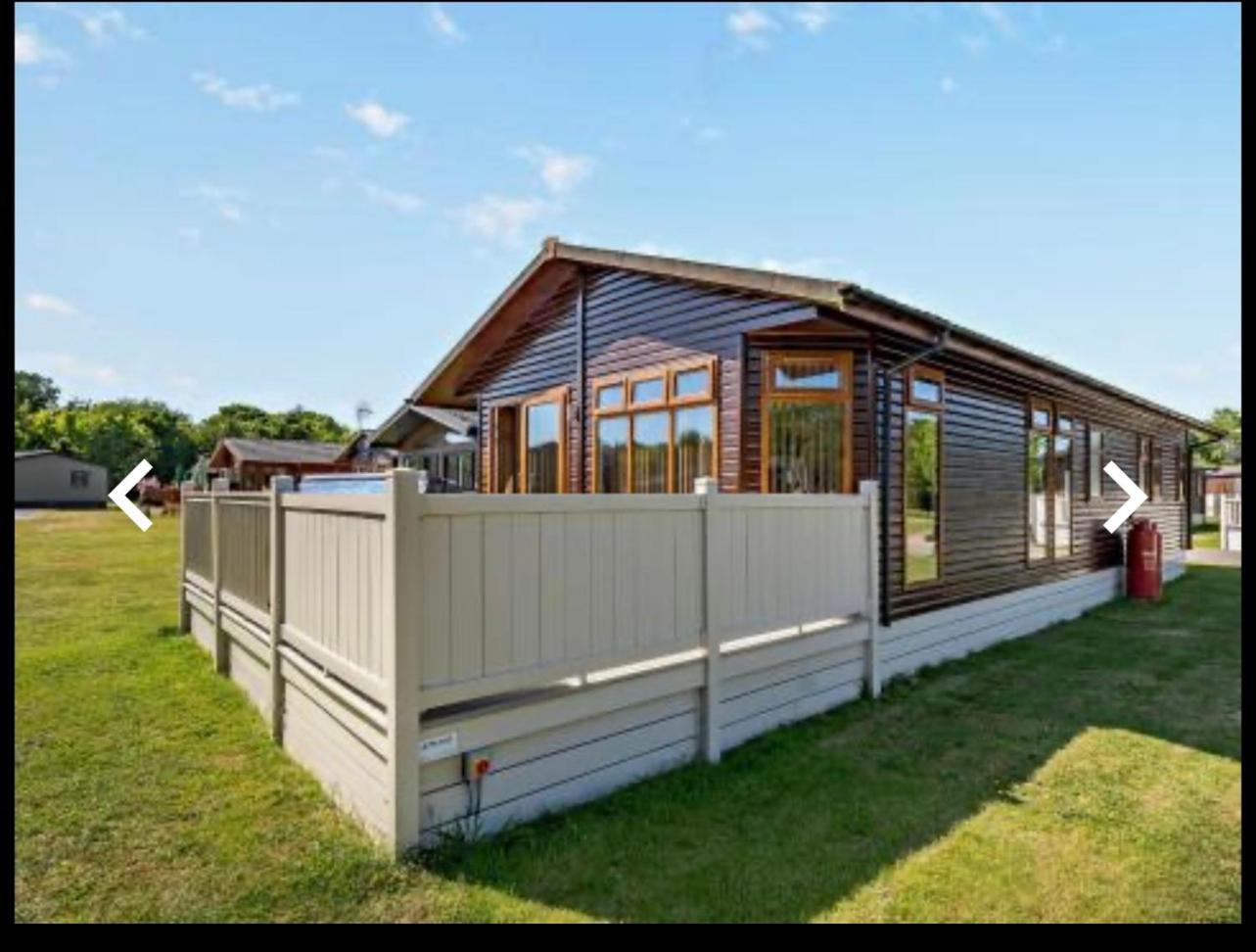 Ness Lodge Little Habton Exterior photo